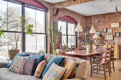 $749,000 | 172 Green Street, Unit 8, Boston, MA 02130