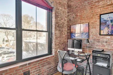 $749,000 | 172 Green Street, Unit 8, Boston, MA 02130