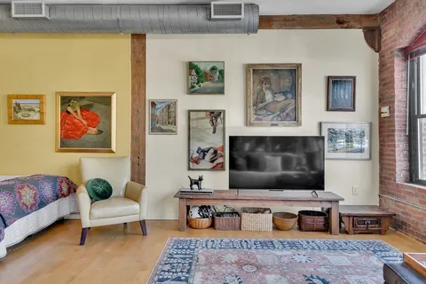 $749,000 | 172 Green Street, Unit 8, Boston, MA 02130