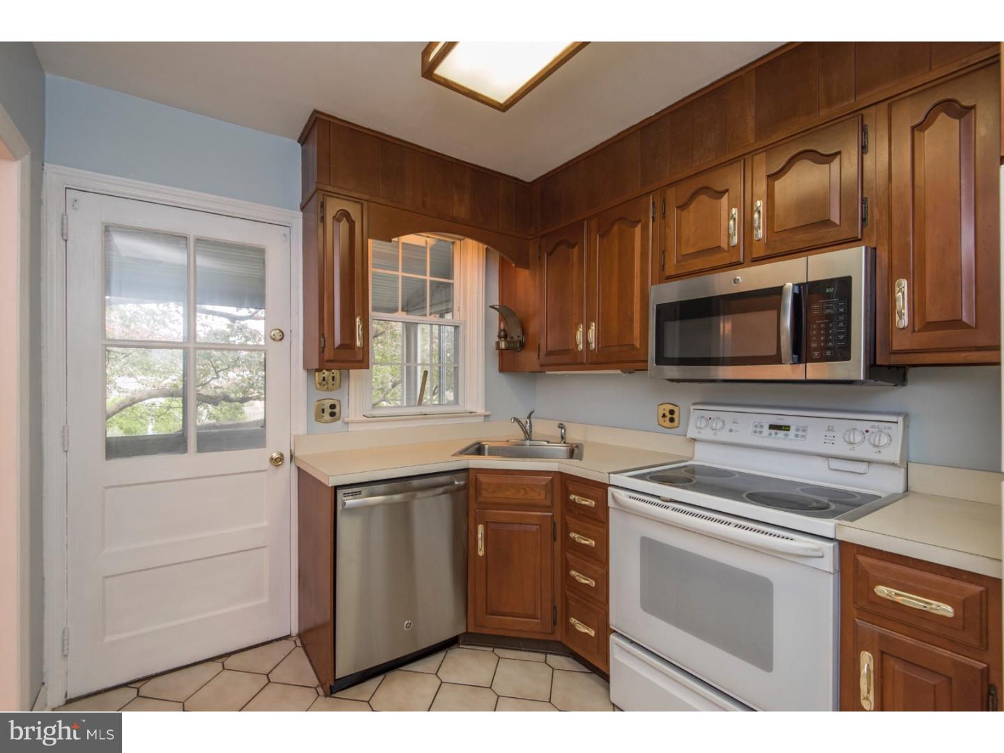 315 Hawarden Road Springfield, PA 19064 - Photo 9 of 21 Kitchen