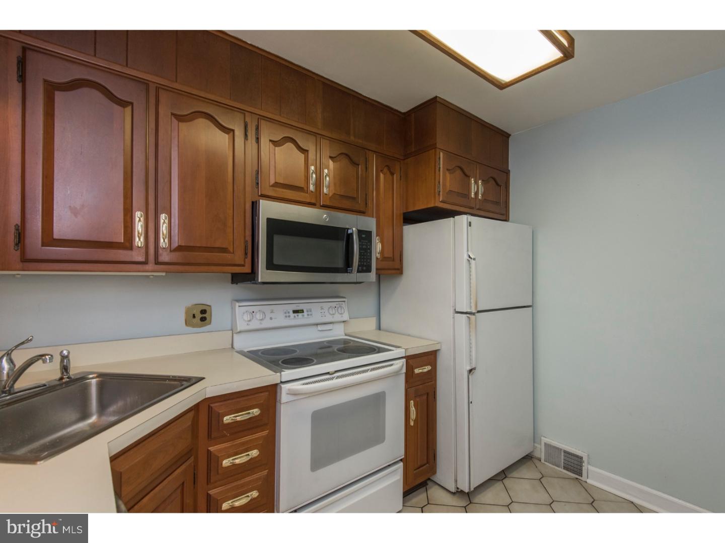 315 Hawarden Road Springfield, PA 19064 - Photo 10 of 21 Kitchen