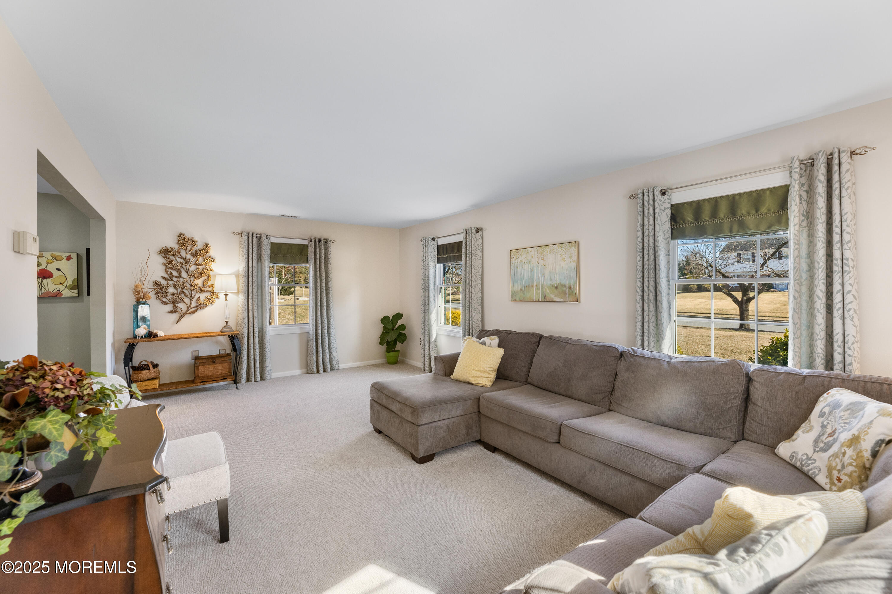 101 Ivy Road Freehold, NJ 07728 - Photo 9 of 50 IVI Living Room