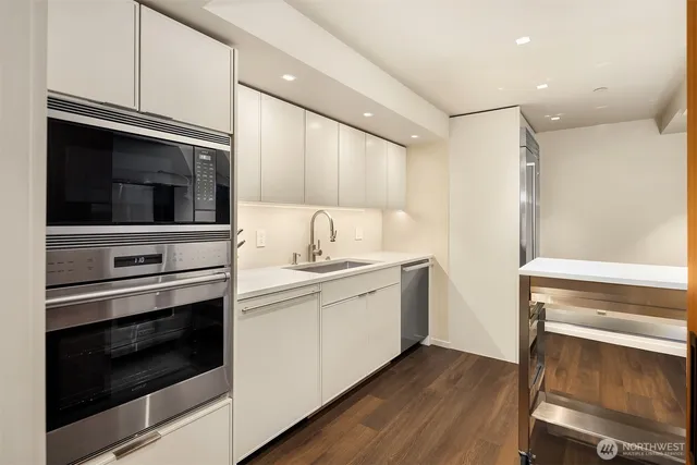 $1,575,000 | 80 Vine Street, Unit 2600, Seattle, WA 98121