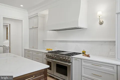 $5,295,000 | 6008 Oakdale Road, McLean, VA 22101