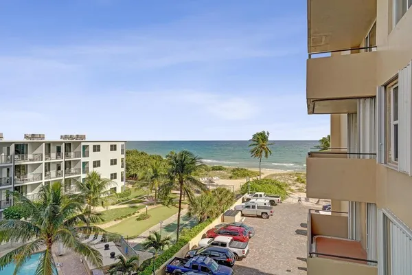 $3,250 | 2000 South Ocean Boulevard, Unit 4C, Lauderdale-by-the-Sea, FL 33062
