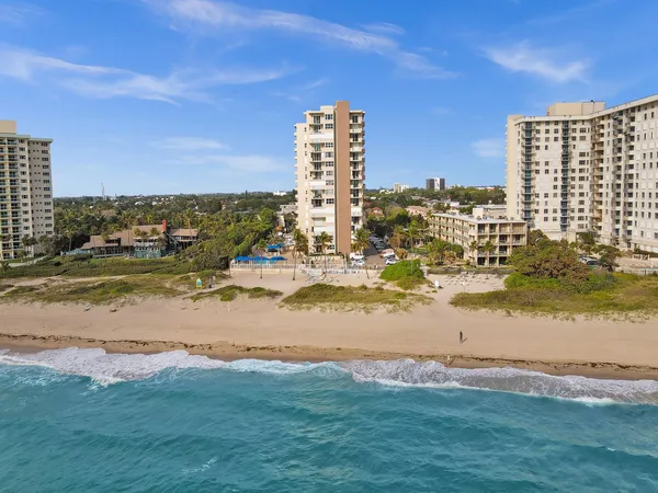 $3,250 | 2000 South Ocean Boulevard, Unit 4C, Lauderdale-by-the-Sea, FL 33062