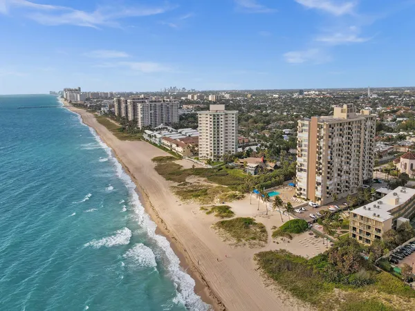 $3,250 | 2000 South Ocean Boulevard, Unit 4C, Lauderdale-by-the-Sea, FL 33062