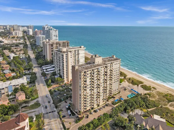 $3,250 | 2000 South Ocean Boulevard, Unit 4C, Lauderdale-by-the-Sea, FL 33062