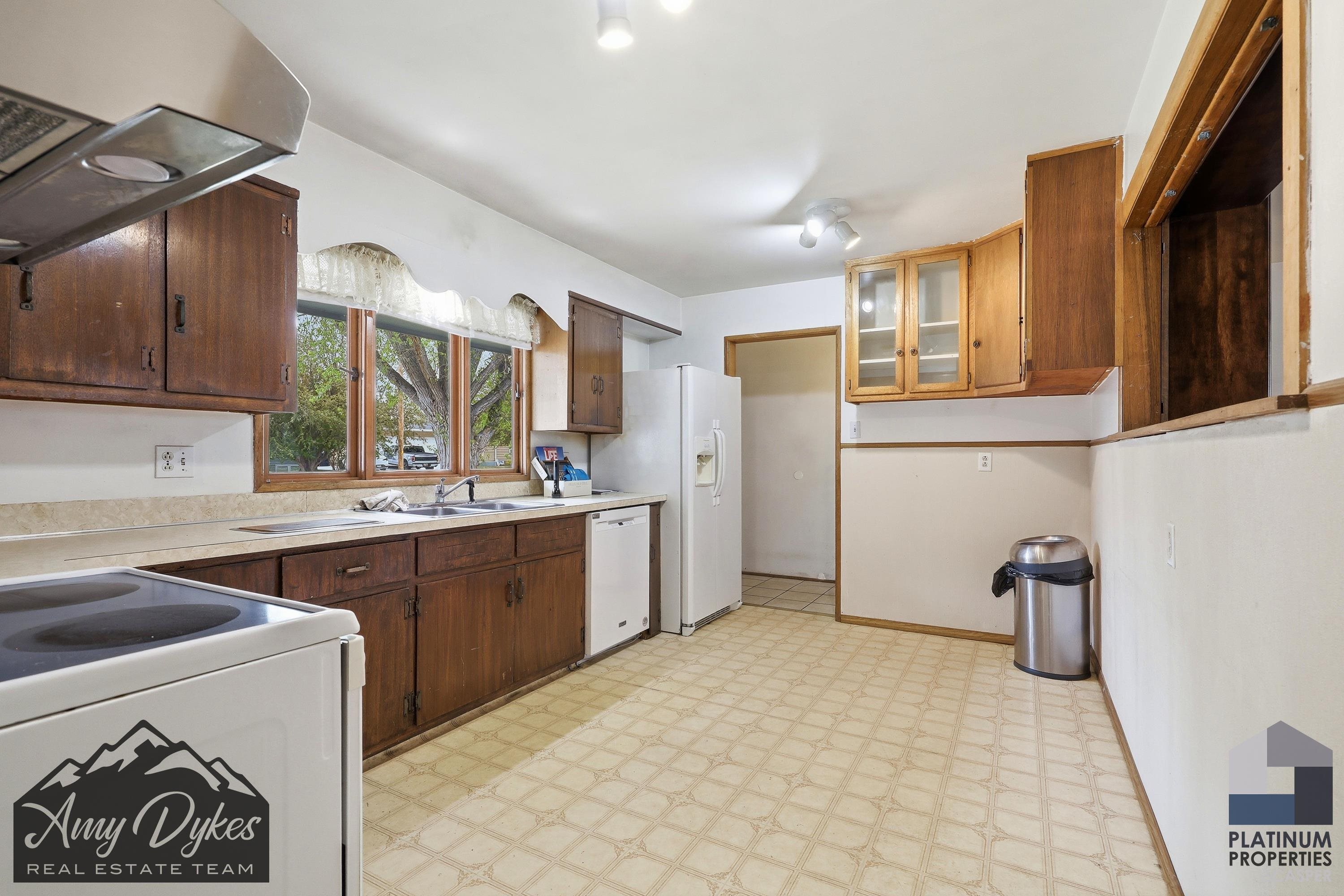 146 Valley Drive Casper, WY 82604 - Photo 7 of 24