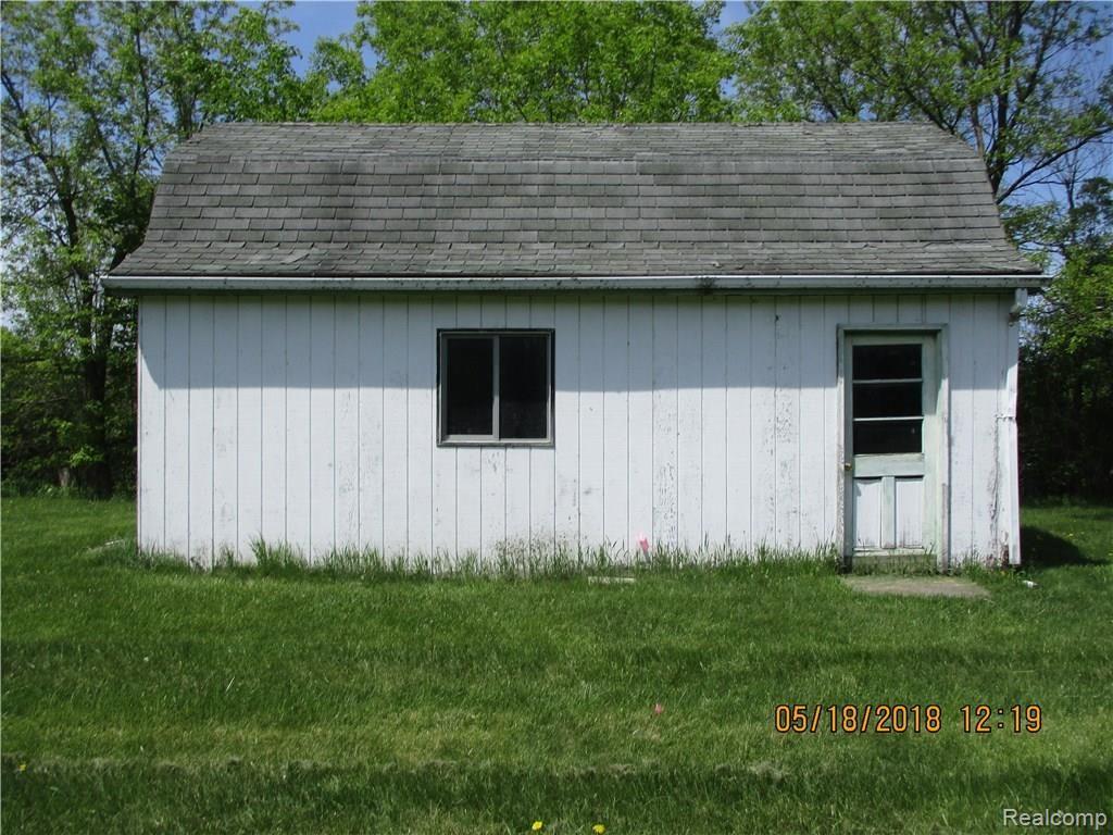 7526 Coldwater Road Flushing, MI 48433 - Photo 11 of 32