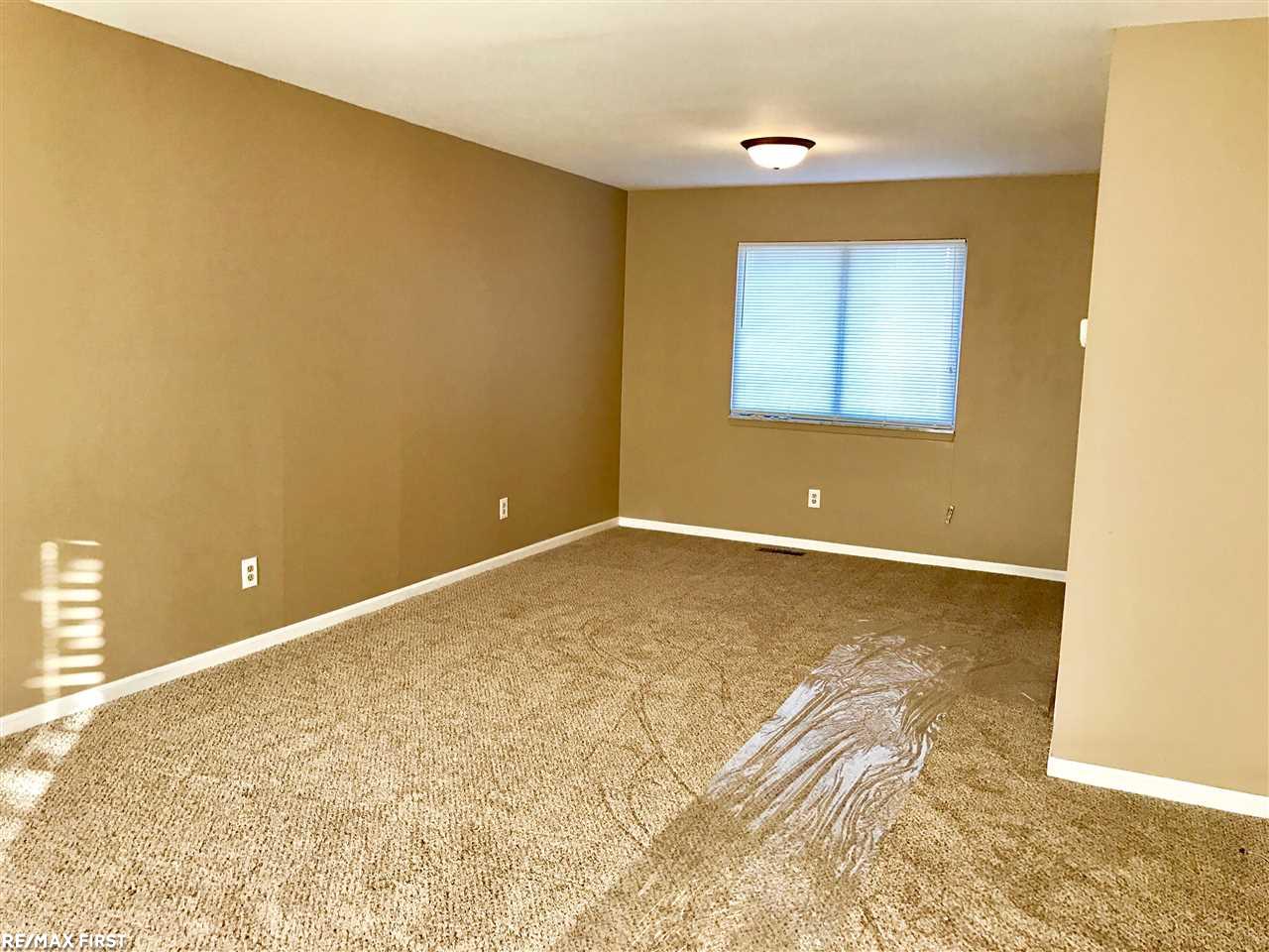 18191 21 Mile Road Macomb, MI 48044 - Photo 5 of 10 31308617-4.JPG