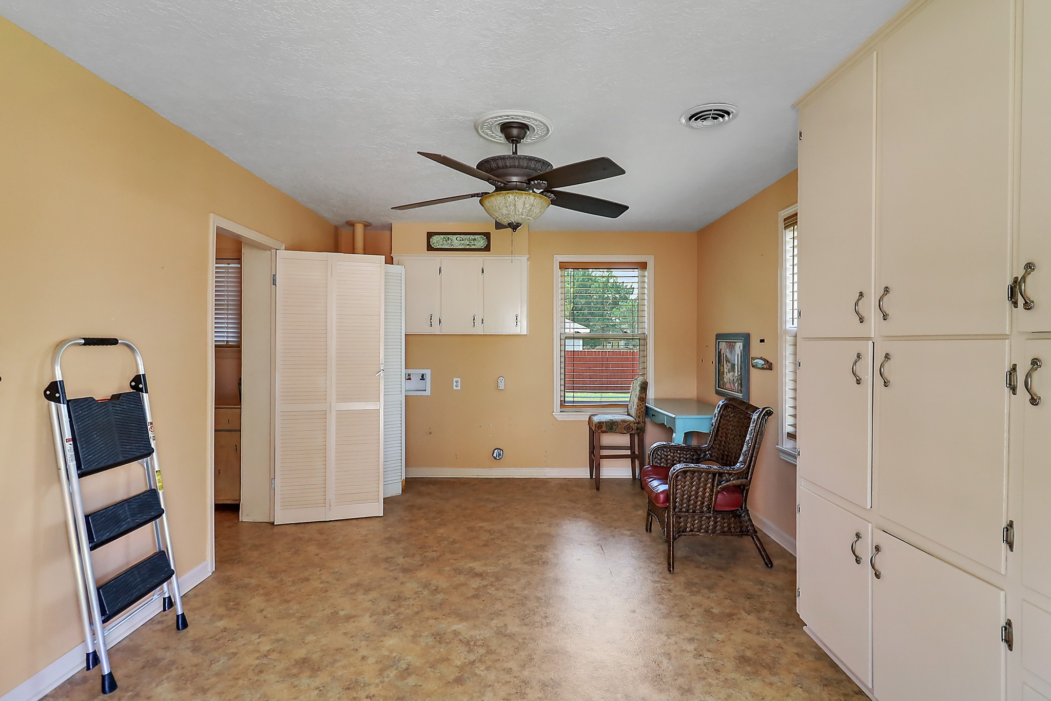 405 Park Street Anahuac, TX 77514 - Photo 18 of 37 Another view of the utility side of the mud room. The possibilities for this space are endless!!
