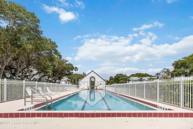 a view of house and outdoor space