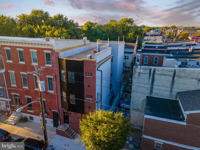 a car parked in front of a building