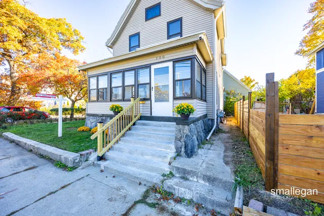 $338,000 | 700 Union Avenue Southeast, Grand Rapids, MI 49503