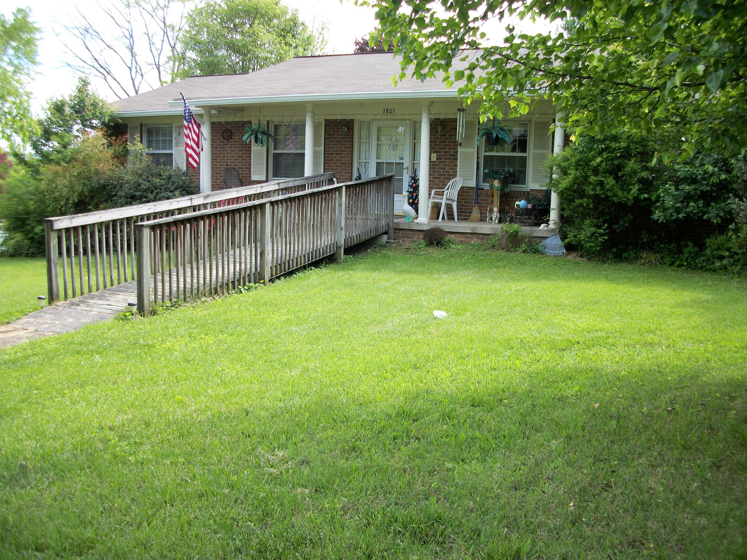 7805 Castlecomb Road Powell, TN 37849 - Photo 2 of 19 Front of House