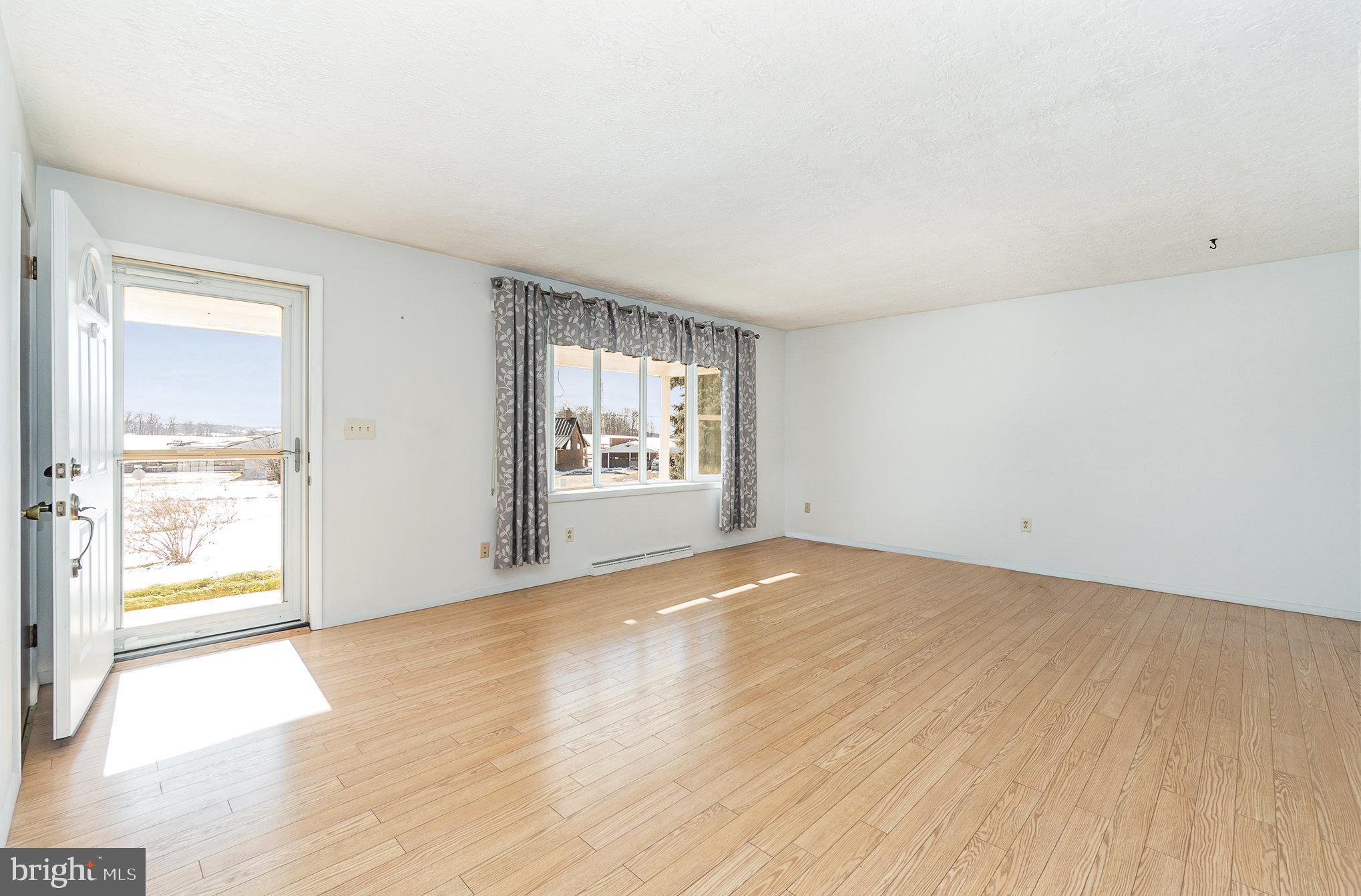 693 Old Commons Road Windsor, PA 17366 - Photo 5 of 28 Gallery Image 5