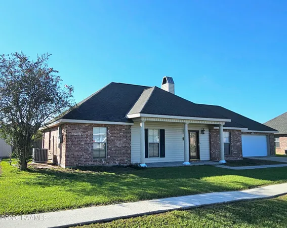$1,800 | 746 South Belle Circle, Breaux Bridge, LA 70517