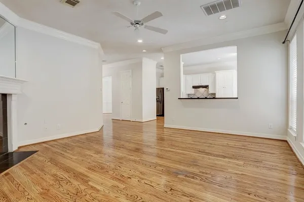 $2,600 | 2822 Briarhurst Park, Houston, TX 77057