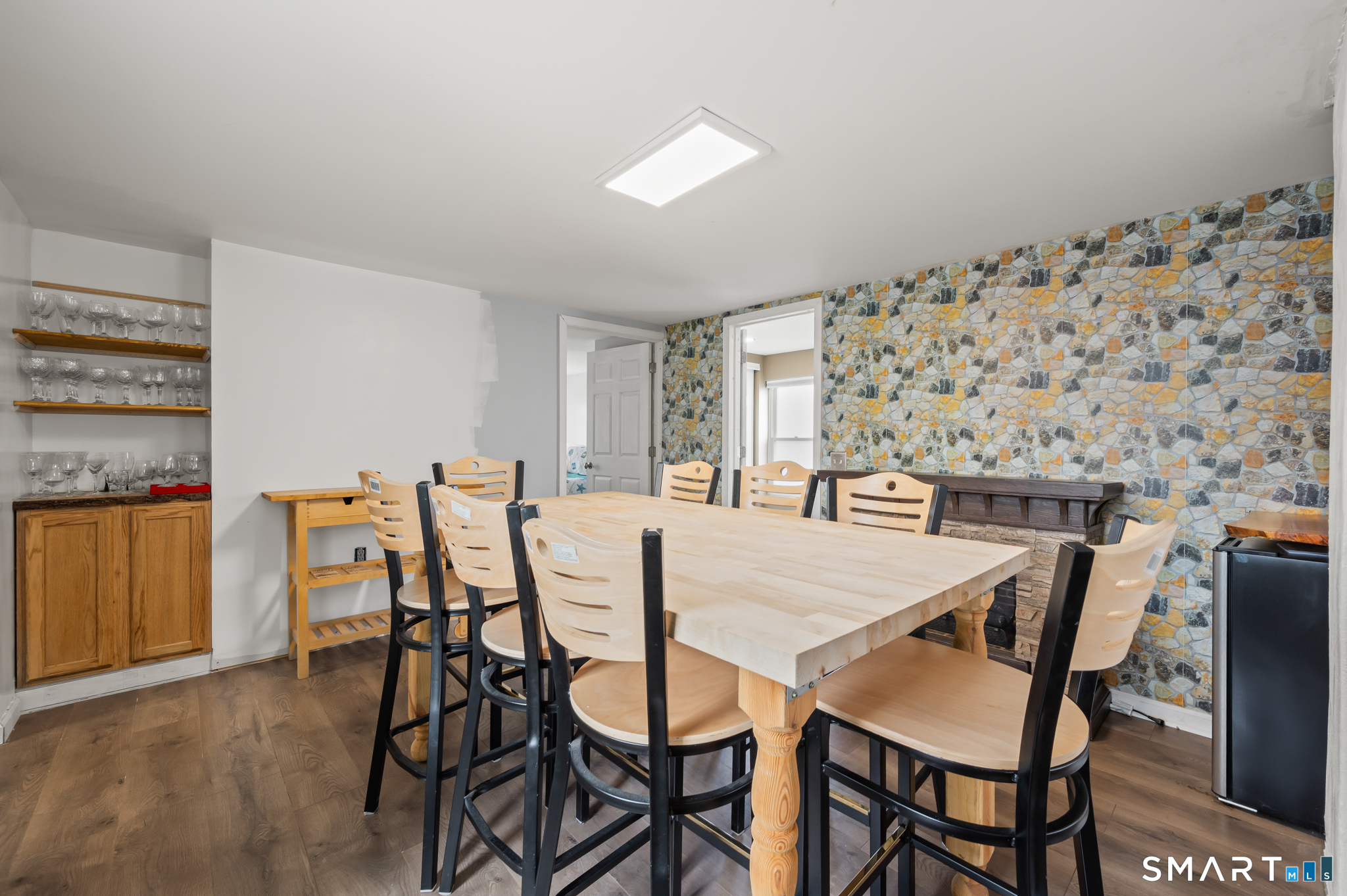 475 Ballfall Road Middletown, CT 06457 - Photo 9 of 24