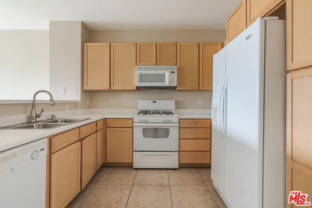 $3,500 | 6400 Crescent Parkway, Unit 305, Playa Vista, CA 90094