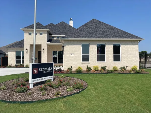 $574,900 | 462 Creekside Drive, Haslet, TX 76052
