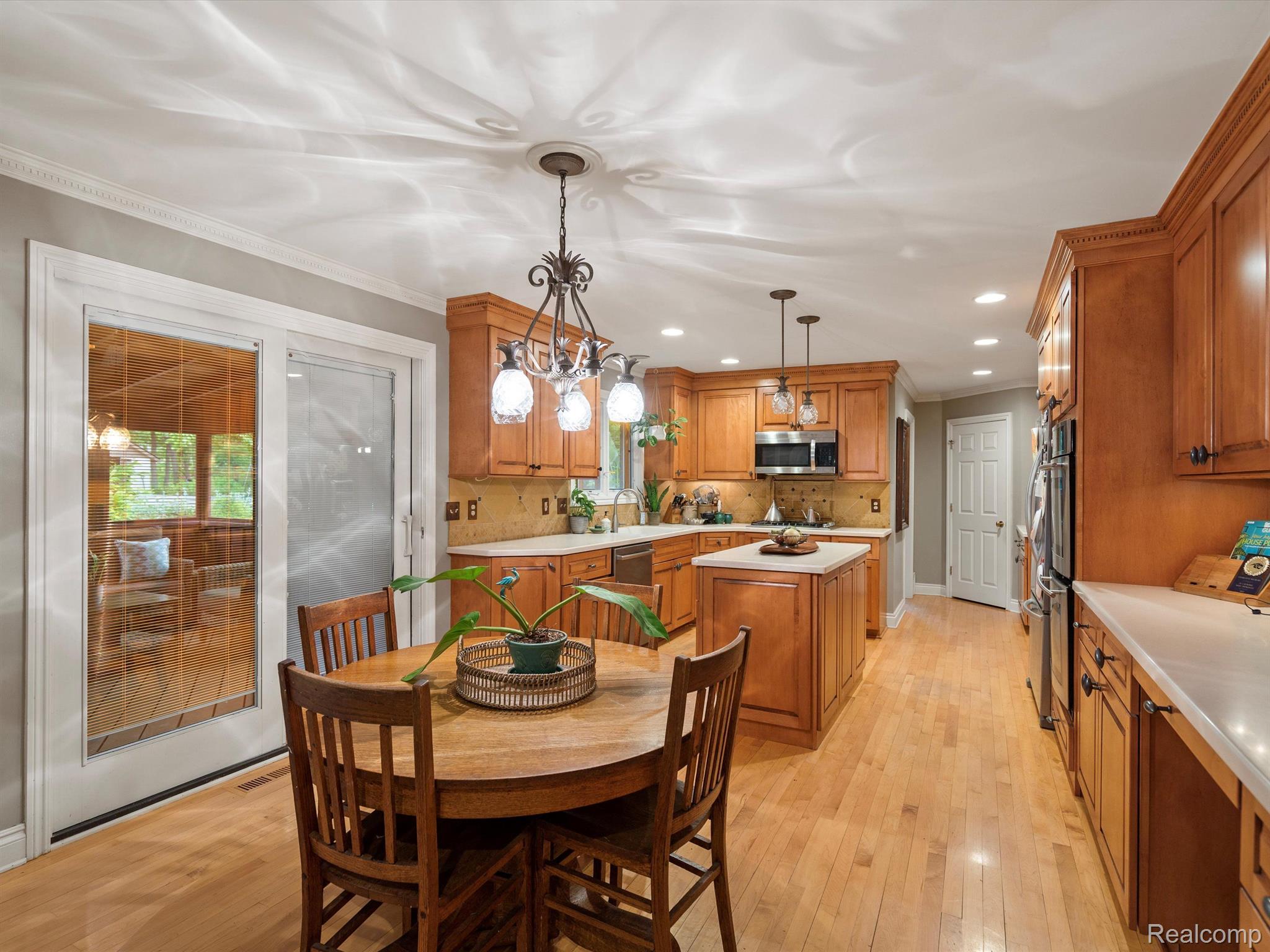 734 Edgewood Drive Rochester, MI 48306 - Photo 30 of 76 Gallery Image 30