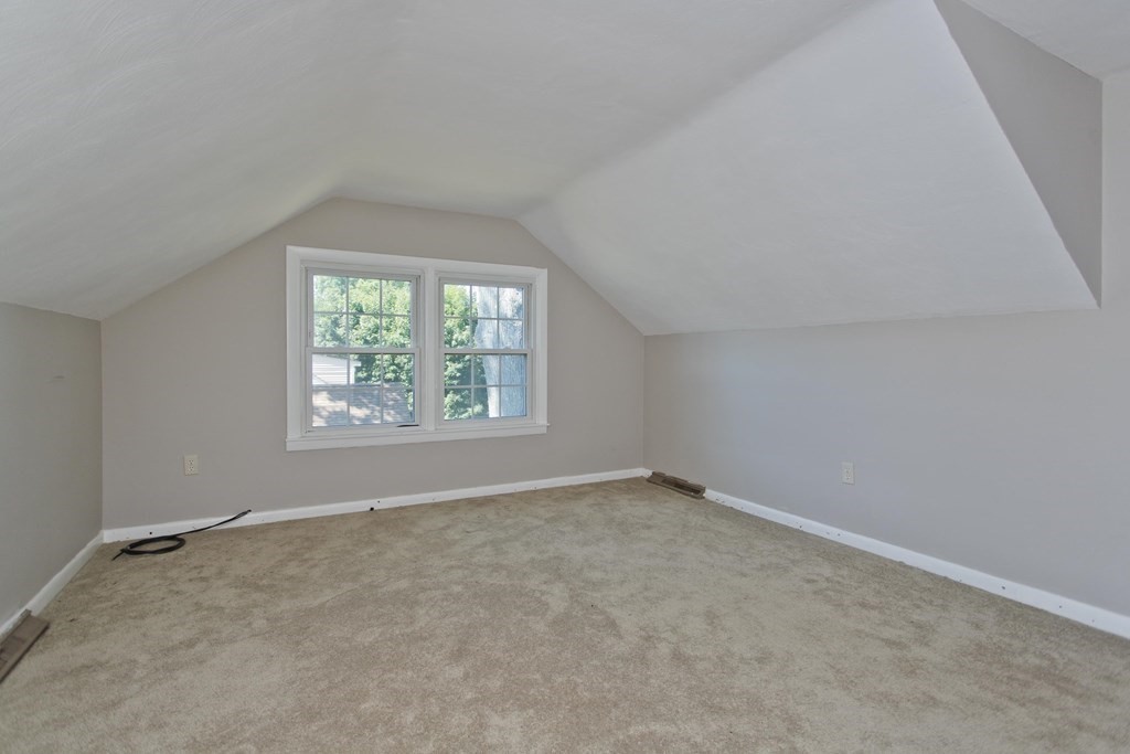 70 Harrow Road Springfield, MA 01118 - Photo 20 of 35