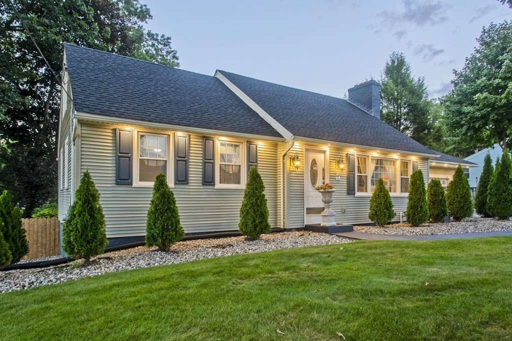 70 Harrow Road Springfield, MA 01118 - Photo 2 of 35