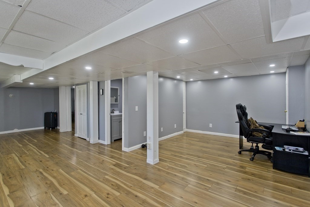 70 Harrow Road Springfield, MA 01118 - Photo 29 of 35