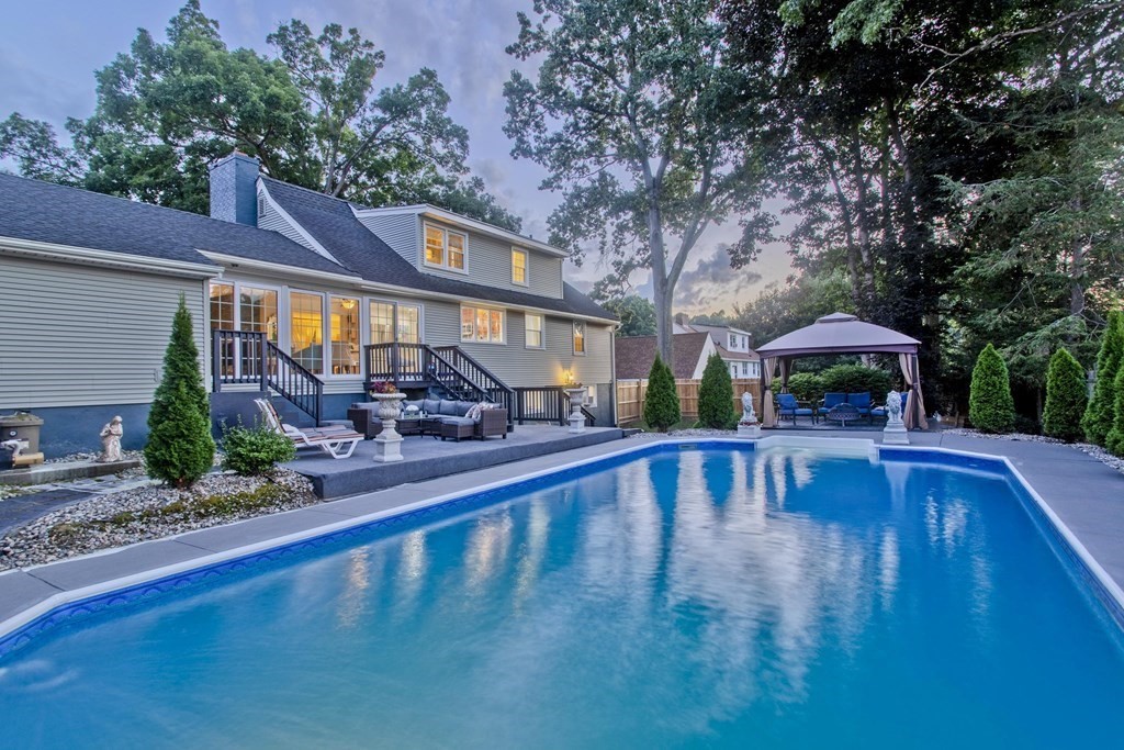 70 Harrow Road Springfield, MA 01118 - Photo 3 of 35