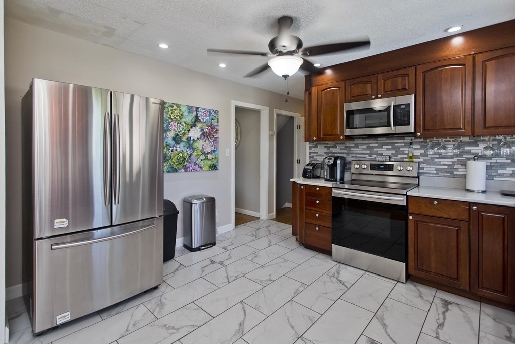 70 Harrow Road Springfield, MA 01118 - Photo 5 of 35