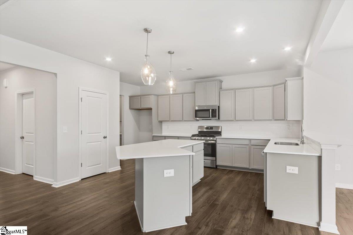 14 Stumphouse Street Greenville, SC 29607 - Photo 7 of 24