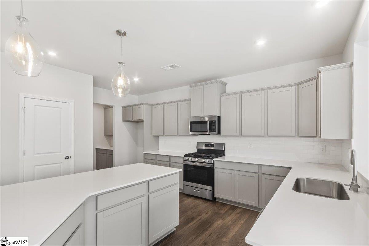 14 Stumphouse Street Greenville, SC 29607 - Photo 10 of 24