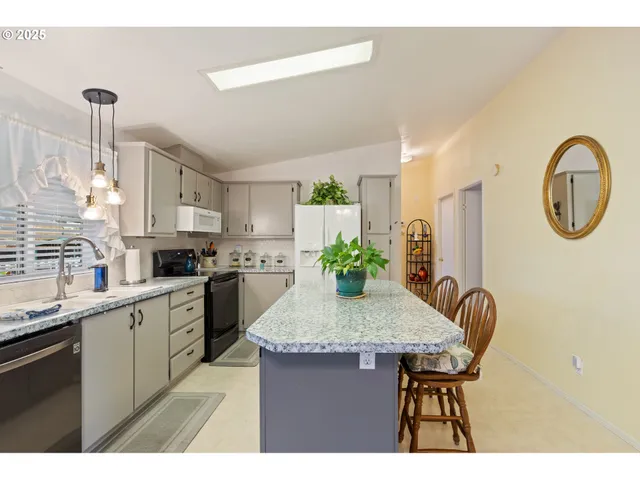 $335,000 | 281 Heavenly Court, Sutherlin, OR 97479