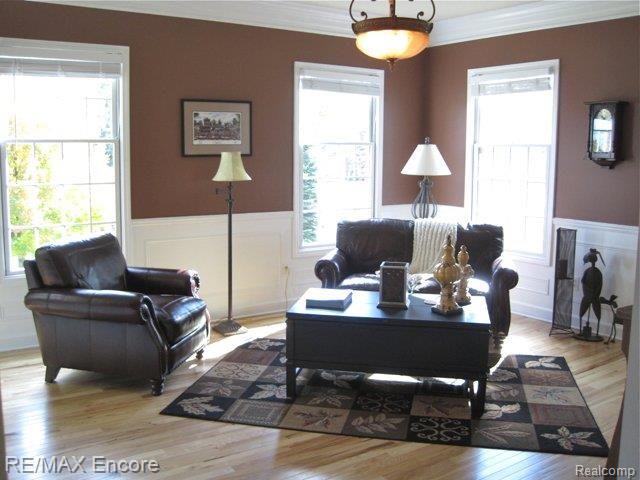 8635 Deerwood Road Clarkston, MI 48348 - Photo 34 of 58 Living Room_V1.jpg
