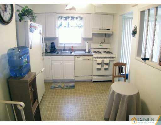 67 Winding Road Iselin, NJ 08830 - Photo 4 of 8 Gallery Image 4
