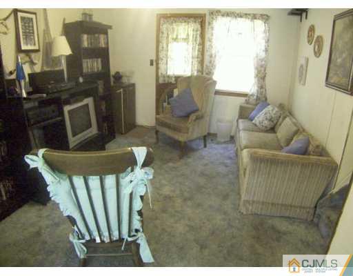 67 Winding Road Iselin, NJ 08830 - Photo 5 of 8 Gallery Image 5
