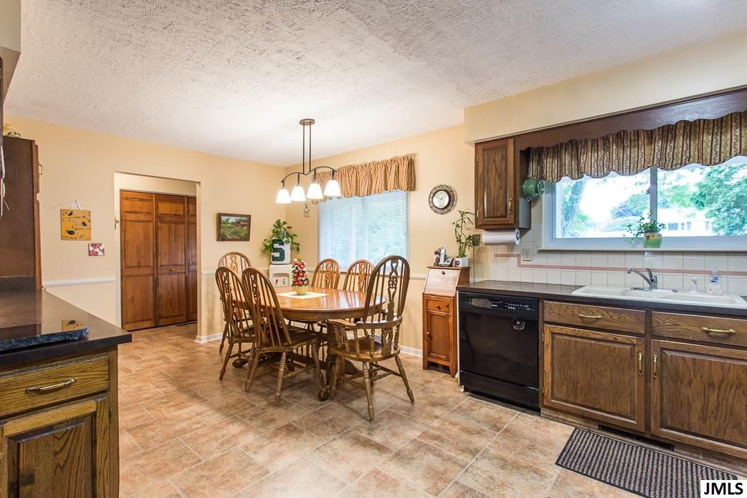 2471 Glengarry Road Jackson, MI 49203 - Photo 9 of 34 Photo 9