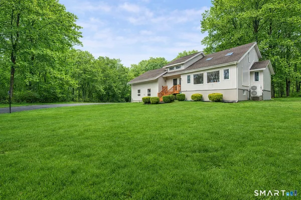 $850,000 | 6 Daniels Drive, Danbury, CT 06811