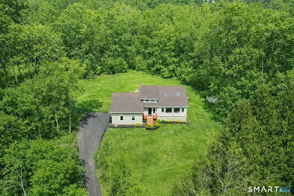 $850,000 | 6 Daniels Drive, Danbury, CT 06811