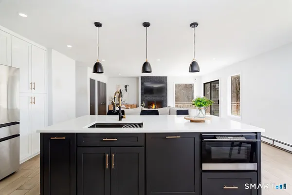 $850,000 | 6 Daniels Drive, Danbury, CT 06811