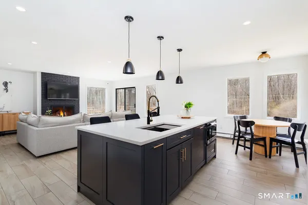 $850,000 | 6 Daniels Drive, Danbury, CT 06811