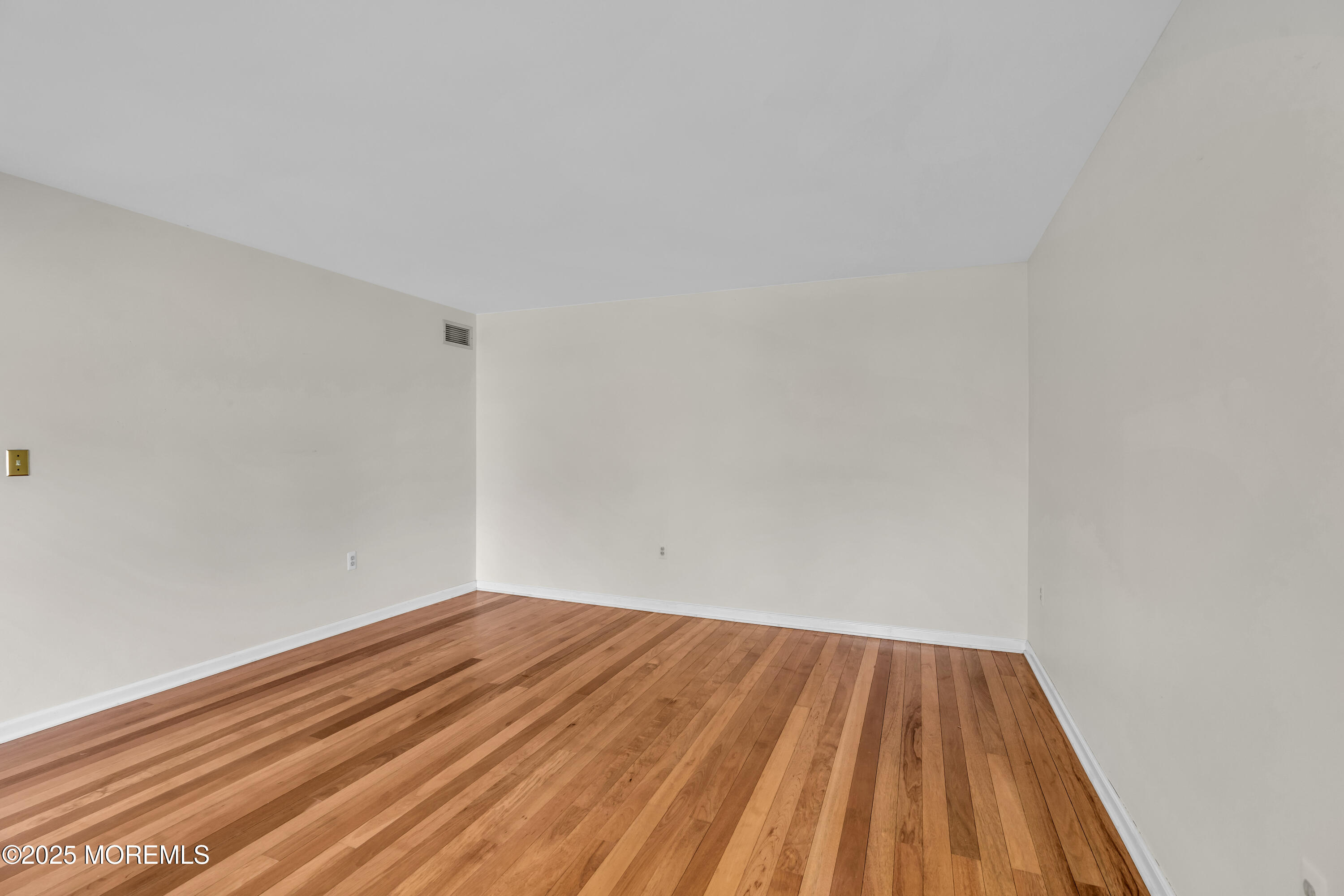 117 Paint Island Spring Road Millstone Township, NJ 08510 - Photo 46 of 87 Living Room