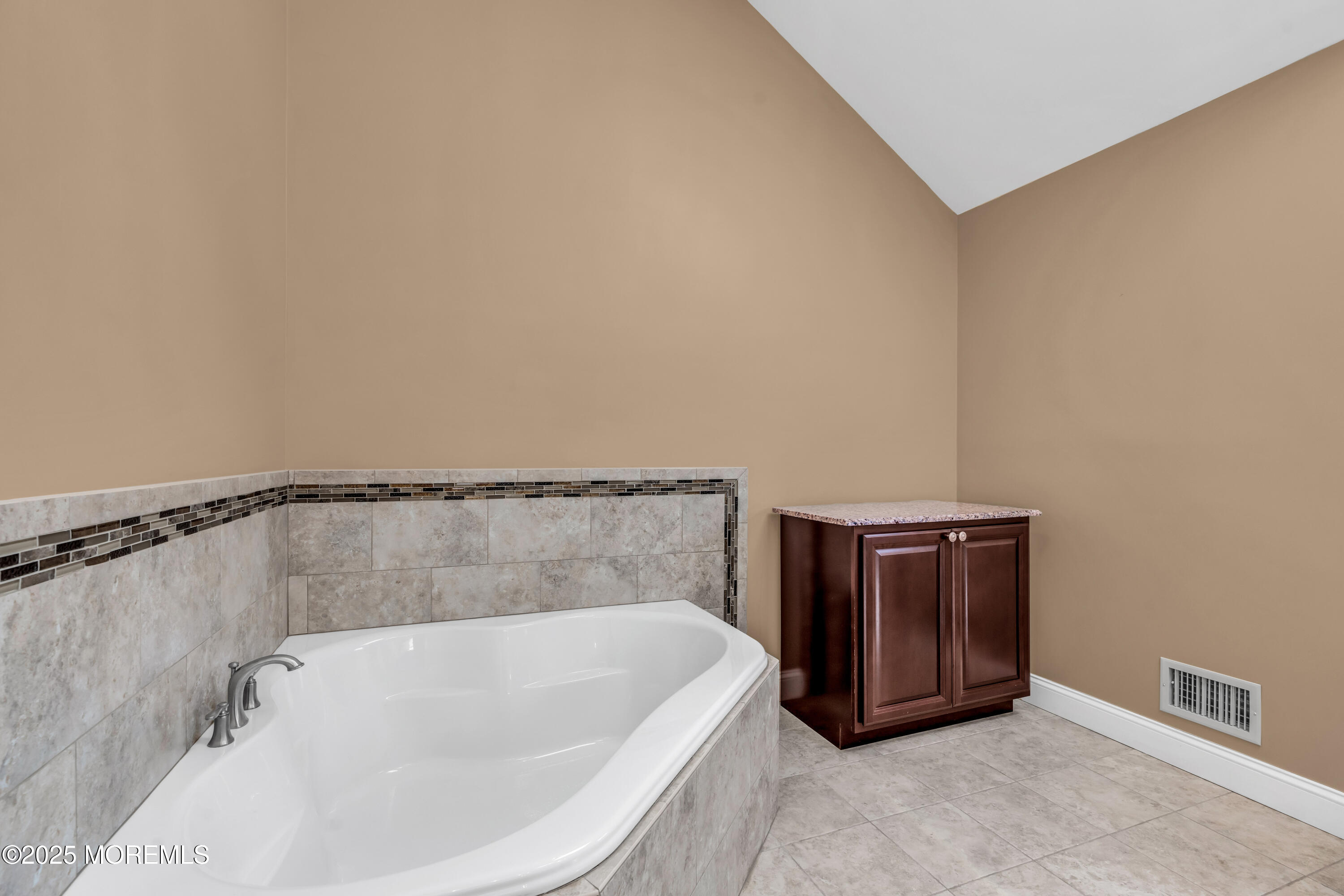 117 Paint Island Spring Road Millstone Township, NJ 08510 - Photo 59 of 87 Master Bath