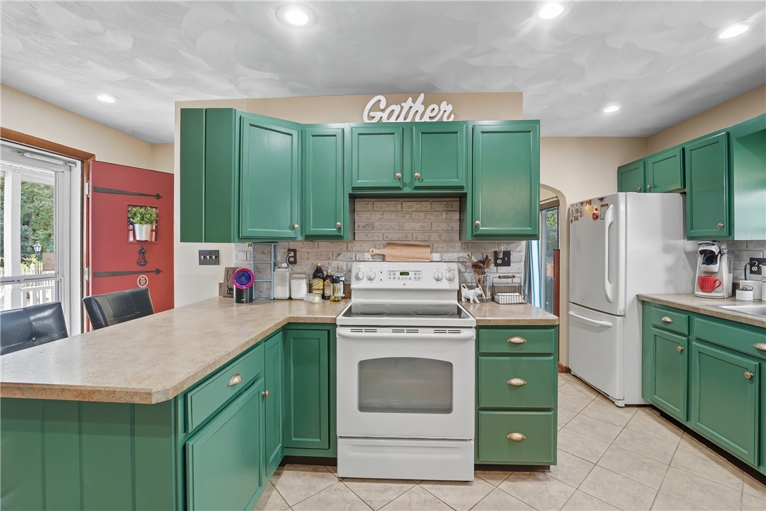 229 Linden Avenue Woonsocket, RI 02895 - Photo 12 of 47