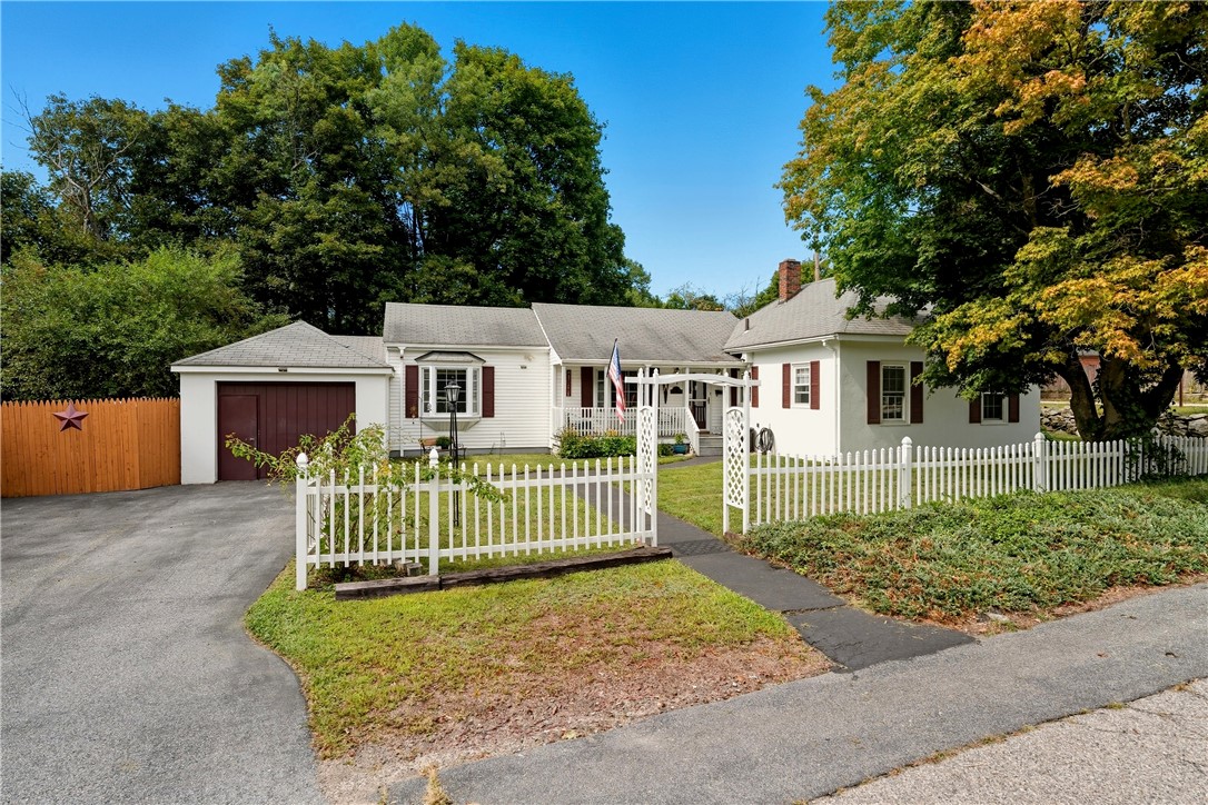 229 Linden Avenue Woonsocket, RI 02895 - Photo 3 of 47