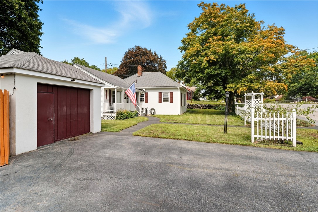 229 Linden Avenue Woonsocket, RI 02895 - Photo 37 of 47