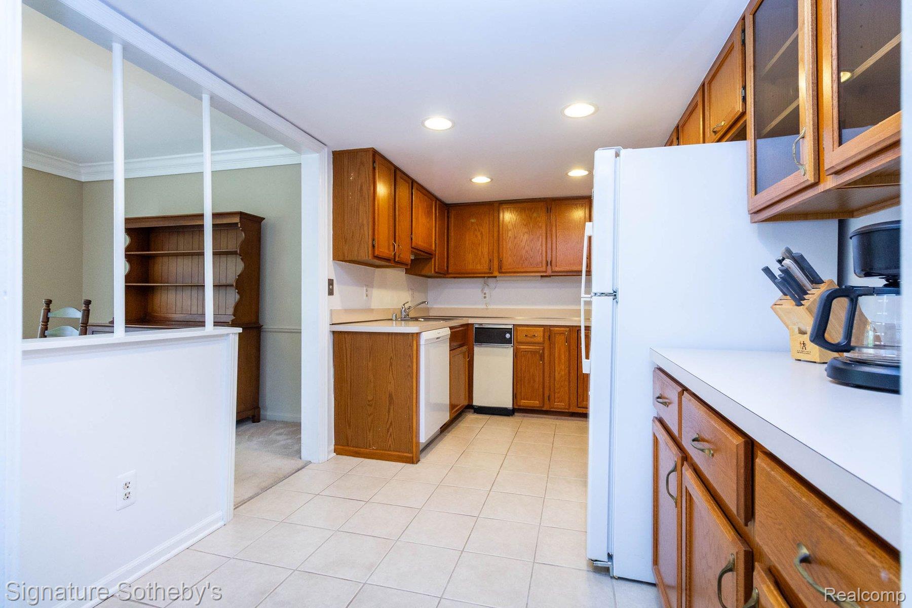19710 West 13 Mile Road, Unit 101 Franklin, MI 48025 - Photo 16 of 40