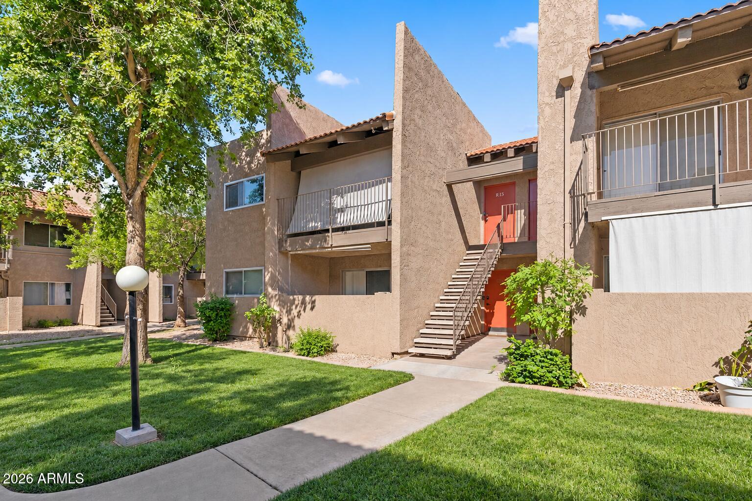 5525 East Thomas Road, Unit R9 Phoenix, AZ 85018 - Photo 32 of 32 Front of Unit